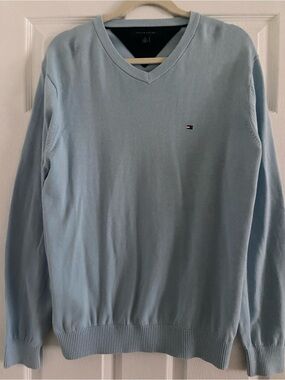 Tommy Hilfiger Men’s Light Blue V-Neck Sweater